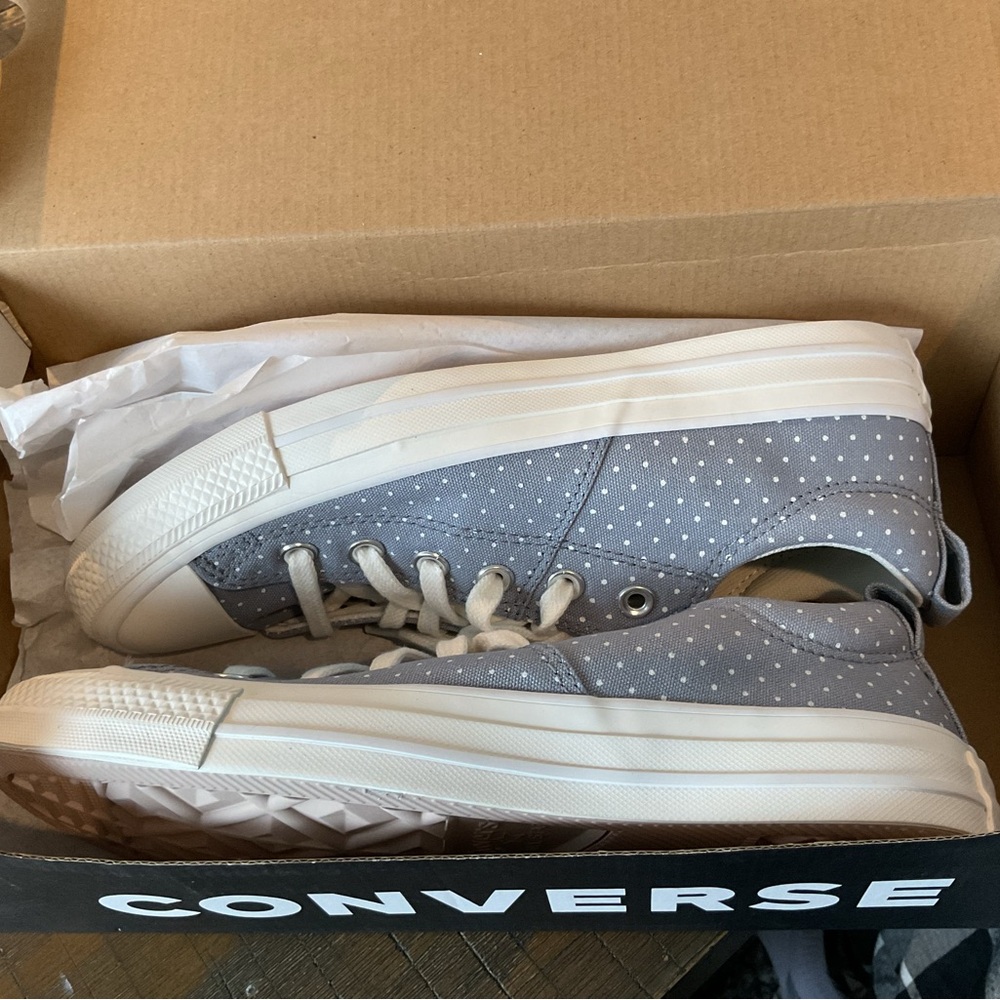 🌸Converse Women’s All Star Madison Low Tops - Picture 5 of 11